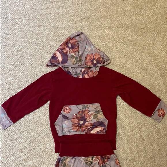 NWOT Toddler floral sweatsuit - Picture 2 of 3